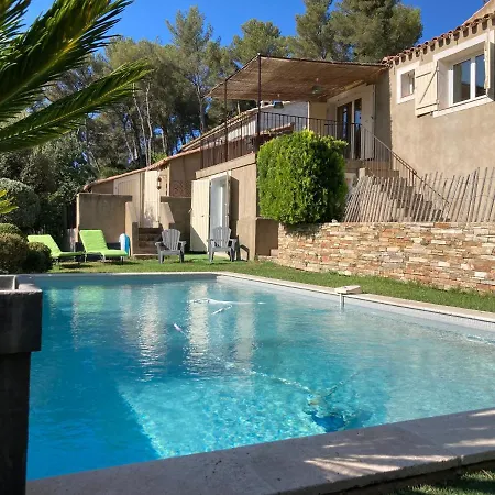 Maison Ensoleillee Au Milieu Des Pins Entre Marseille Et Cassis Exterior photo