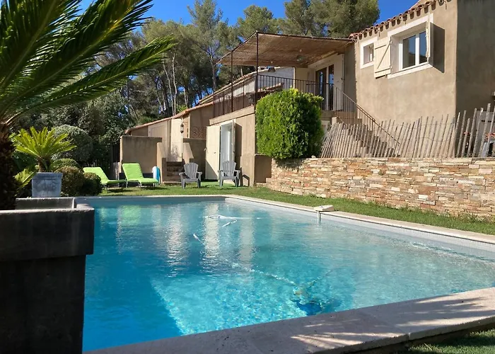 Maison Ensoleillee Au Milieu Des Pins Entre Marseille Et Cassis