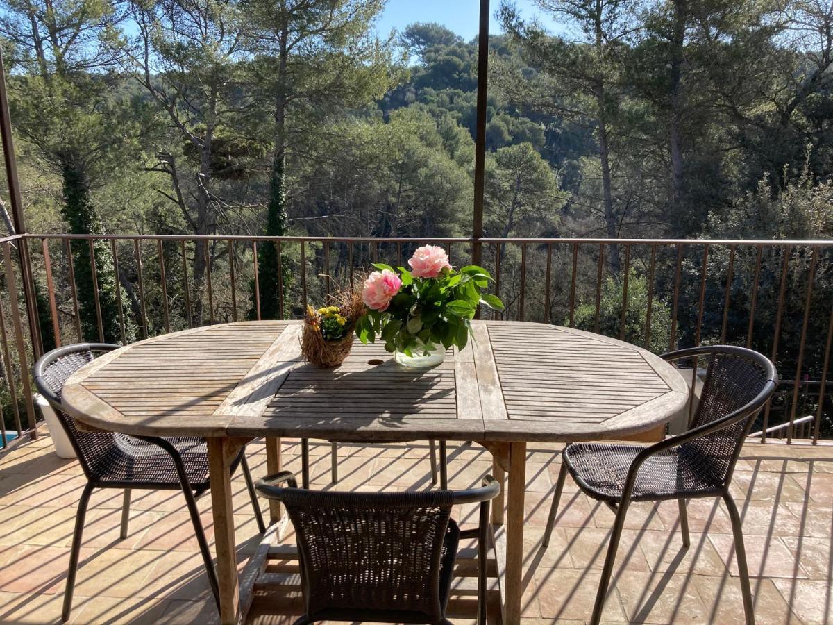 Maison Ensoleillee Au Milieu Des Pins Entre Et Cassis Marseille