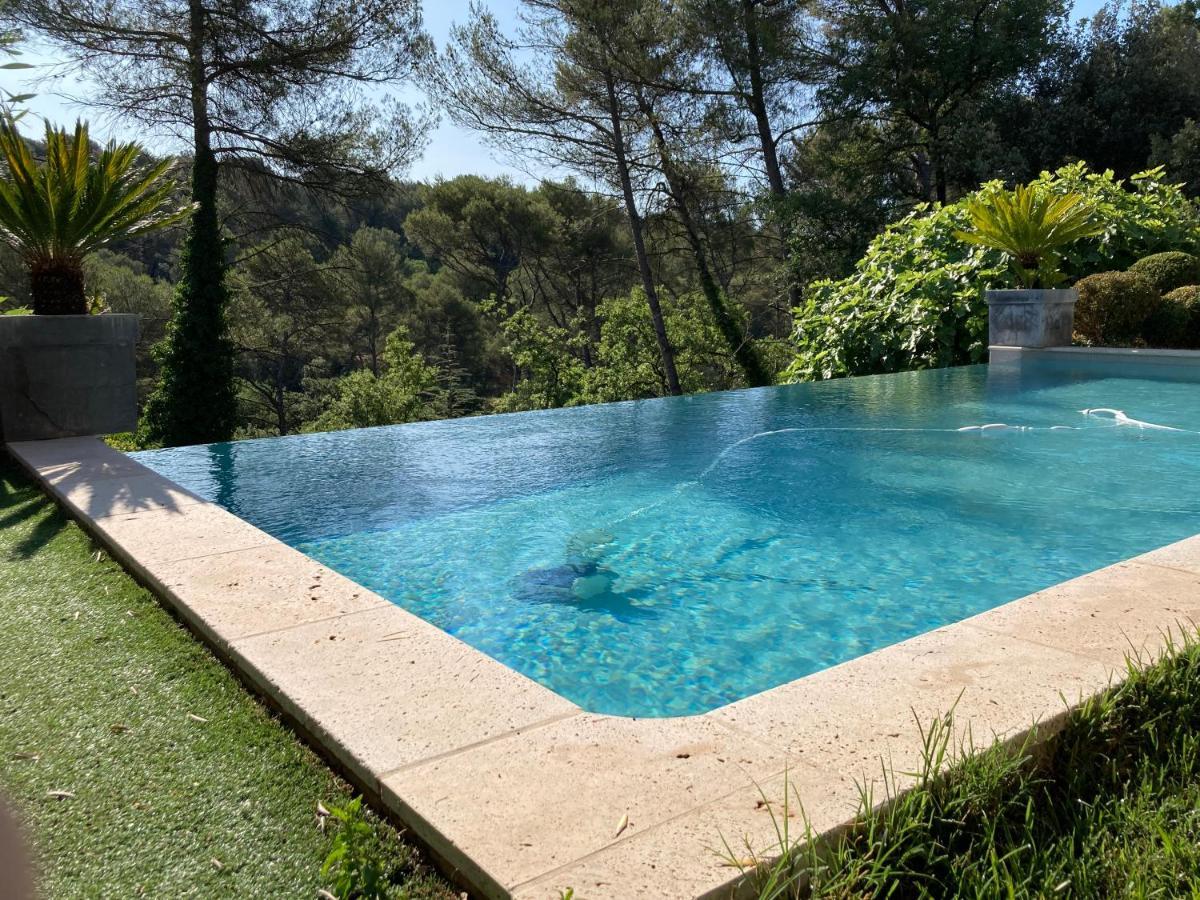 Maison Ensoleillee Au Milieu Des Pins Entre Et Cassis *
