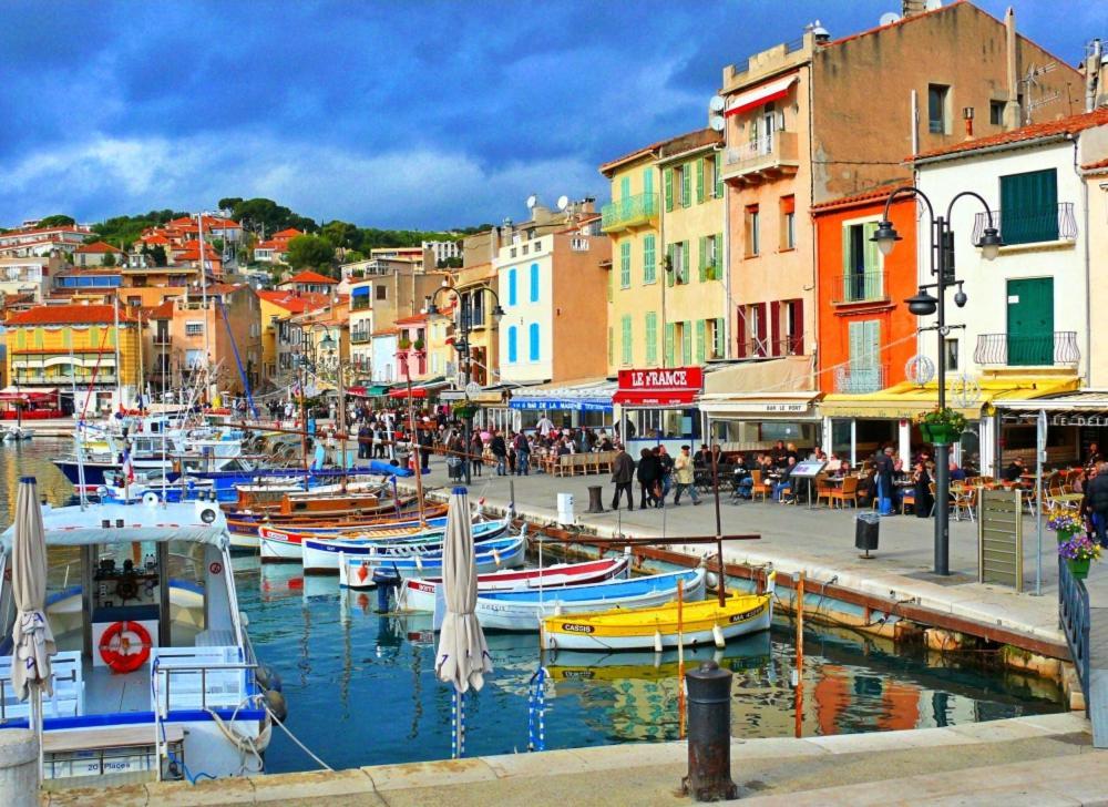 Maison Ensoleillee Au Milieu Des Pins Entre Et Cassis * Marseille